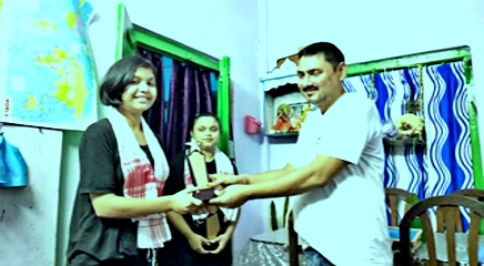 Felicitation of two young girls from Digboi