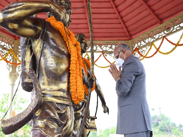 governor ramesh bais launched handicraft certificate course in dumka