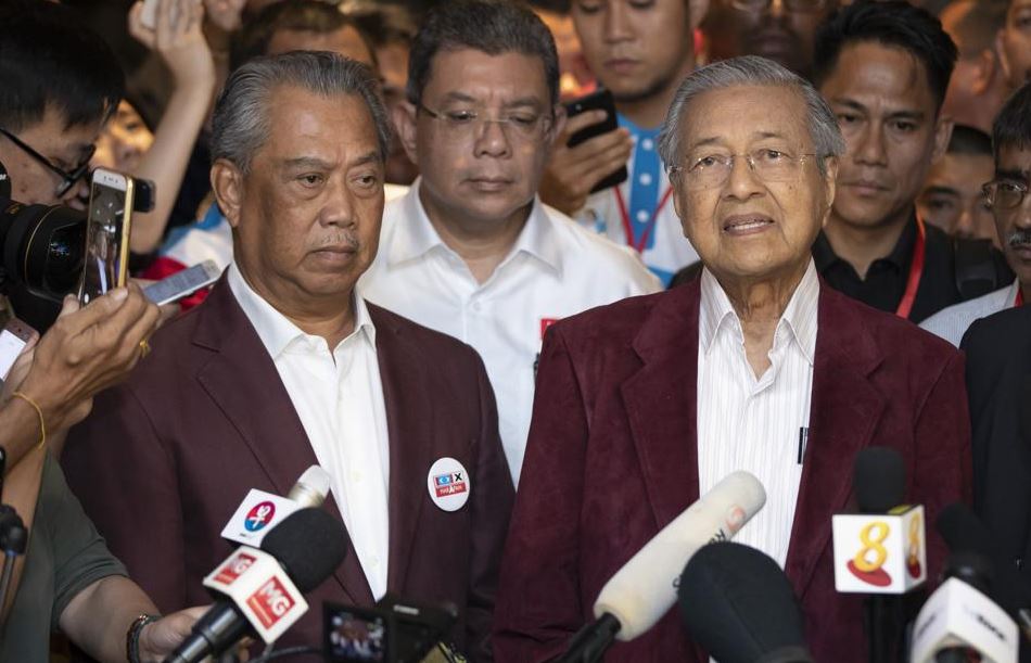 Malaysia's king to meet political leaders to find new PM