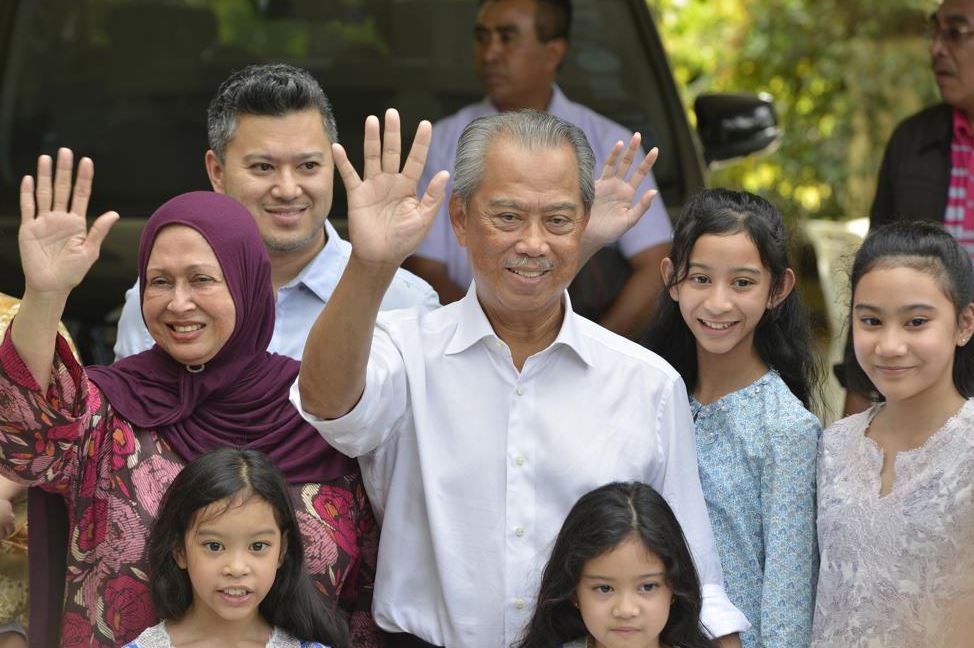 Malaysia's king to meet political leaders to find new PM