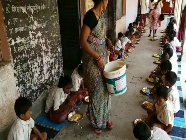 plan to deliver mid-day meal from door to door has not started in jharkhand