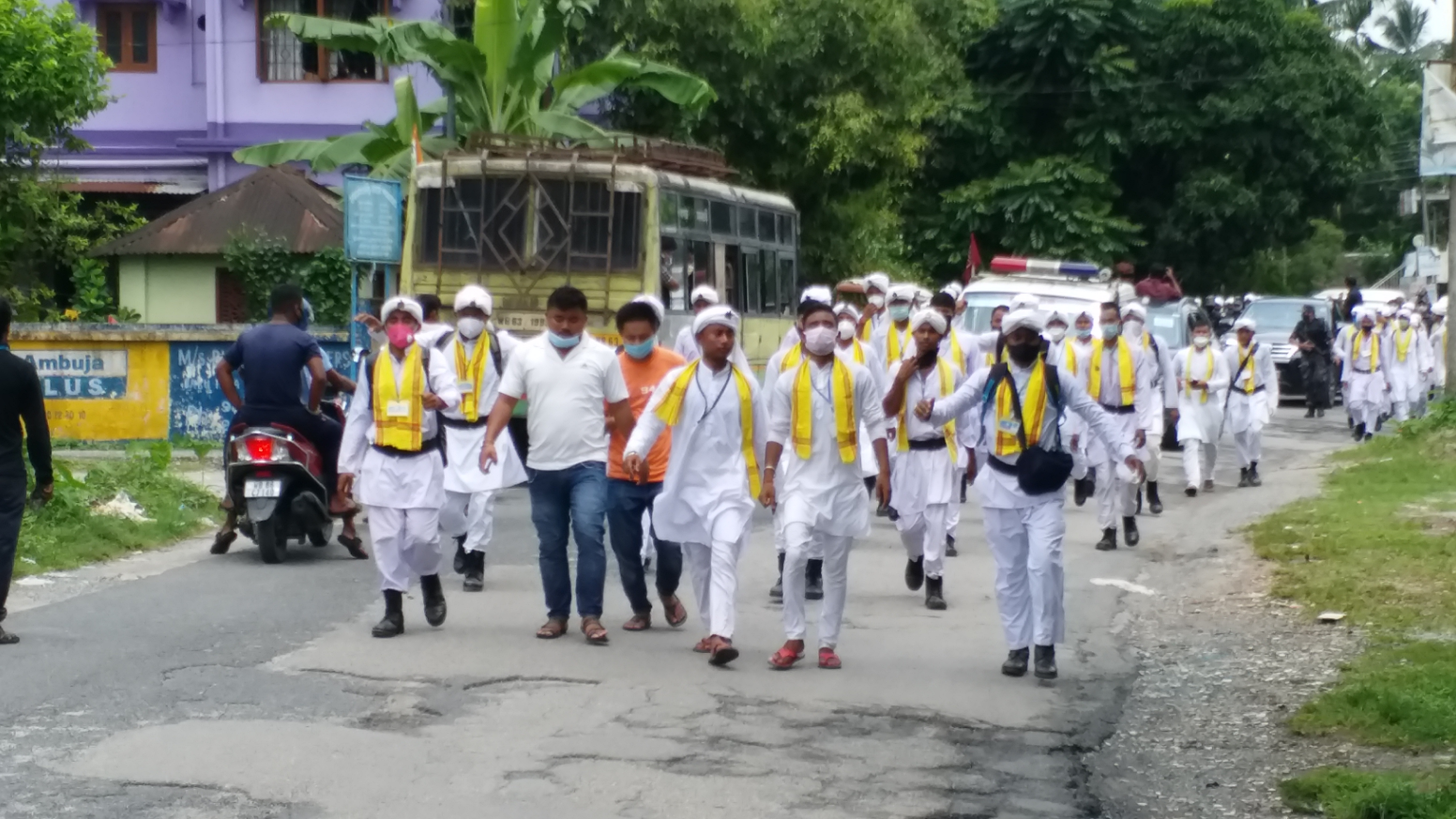 কেন্দ্রীয় মন্ত্রী নিশীথ প্রামাণিকের গাড়ির সঙ্গে নারায়ণী সেনা