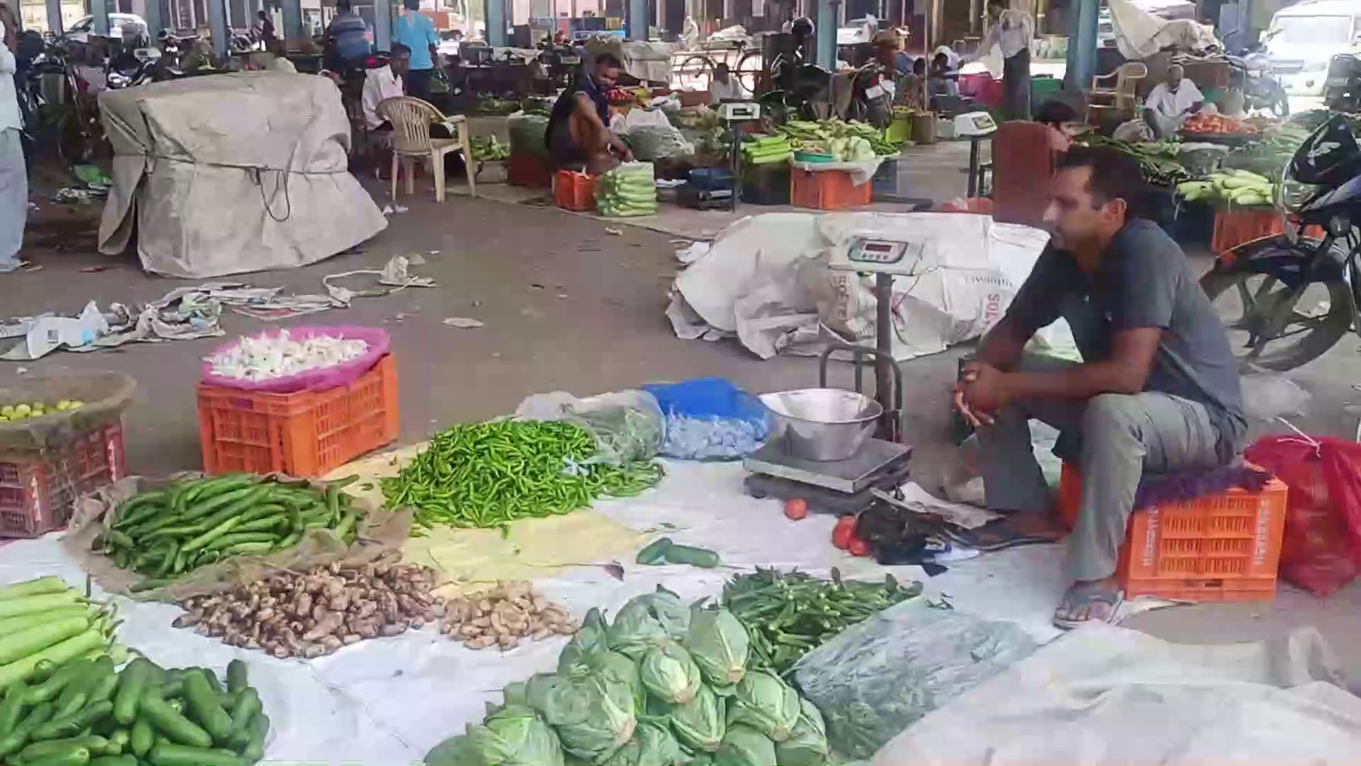 Charkhi Dadri National player selling vegetables