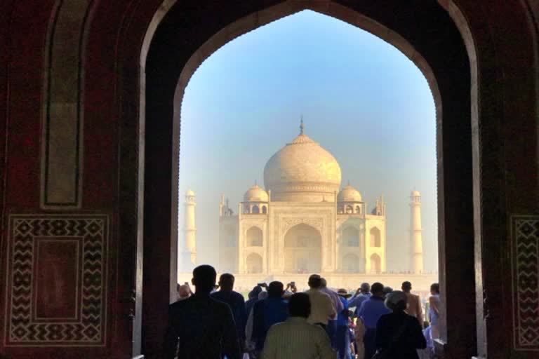 Taj mahal to reopen for night viewing