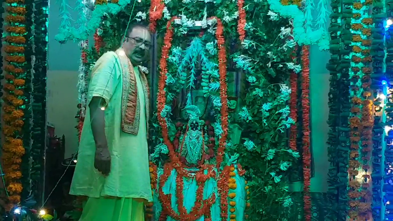 Lord Shri Krishna Dwarkadhish Temple