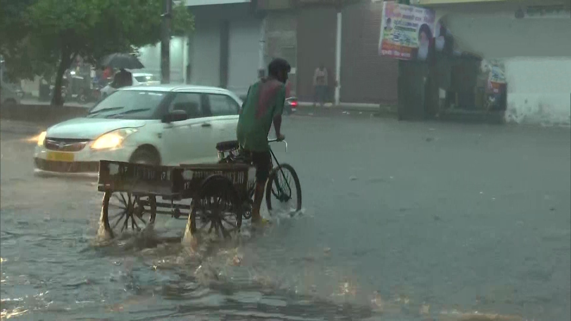 heavy rainfall in delhi