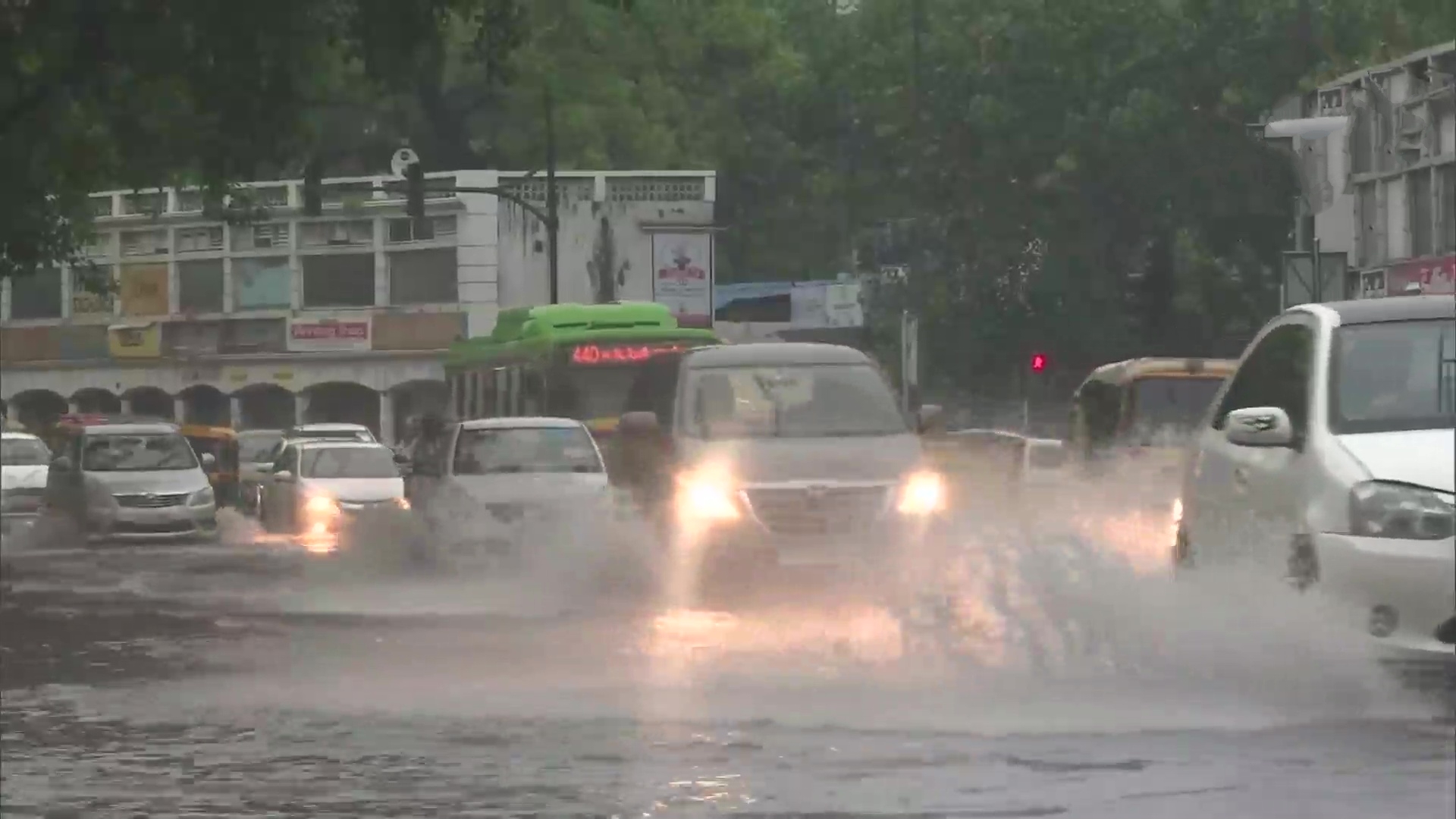 heavy rainfall in delhi