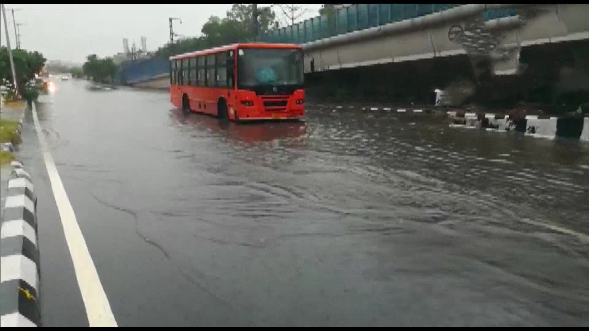 heavy rainfall in delhi