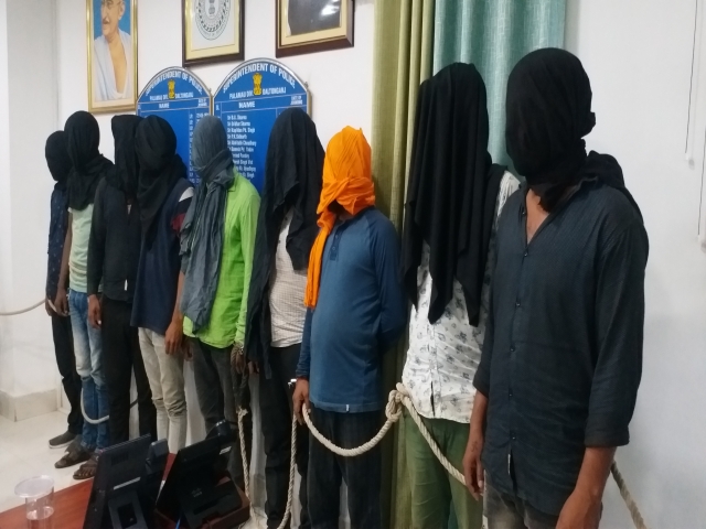 9 members of vehicle robbery gang arrested in palamu