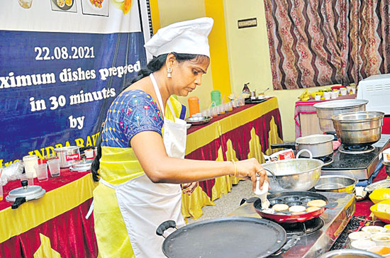 Madurai woman Indira Ravichandran prepares 134 dishes in half an hour, sets records