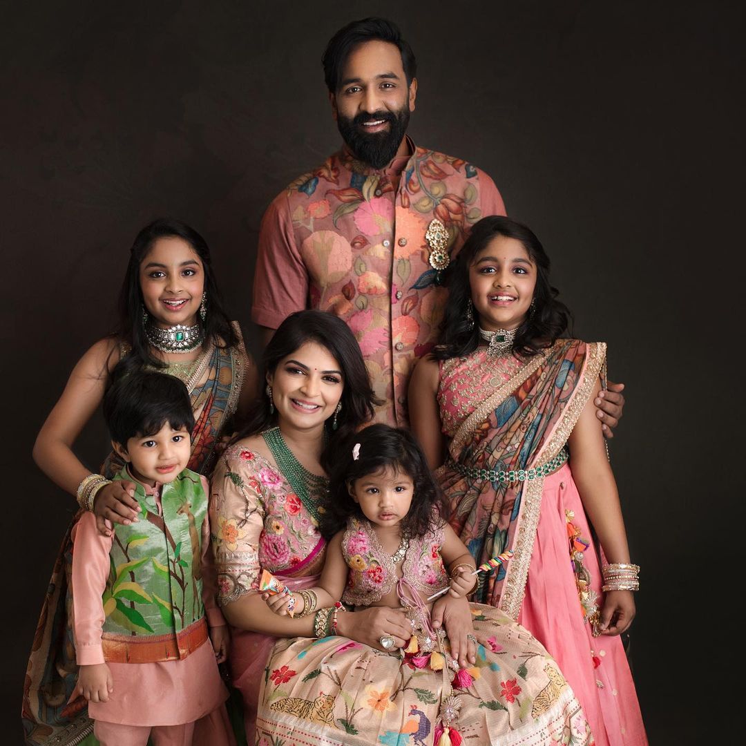 Manchu vishnu family