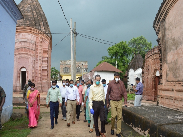 tourism secretary inspected the temples of maluti in dumka