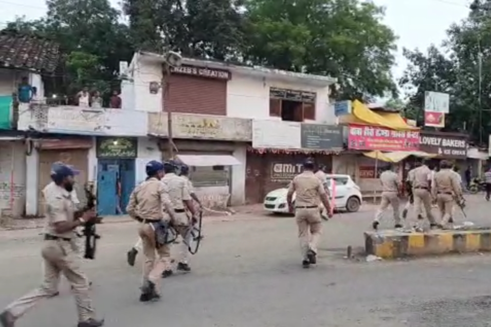 policemen entered house in midnight