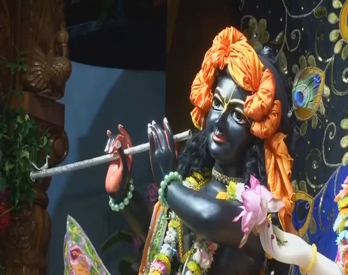 શ્રી કૃષ્ણ જન્માષ્ટમીનો તહેવાર: કાન્હાએ બ્રજમાં 'હરિ ચંદ્રિકા' પોશાકમાં આપ્યા દિવ્ય દર્શન