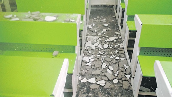 students-injured-cause-of-classroom-roof-felldown