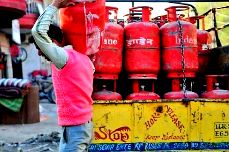 lpg gas cylinder price hiked by rs 25 from september 1