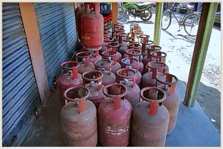 lpg gas cylinder price hiked by rs 25 from september 1