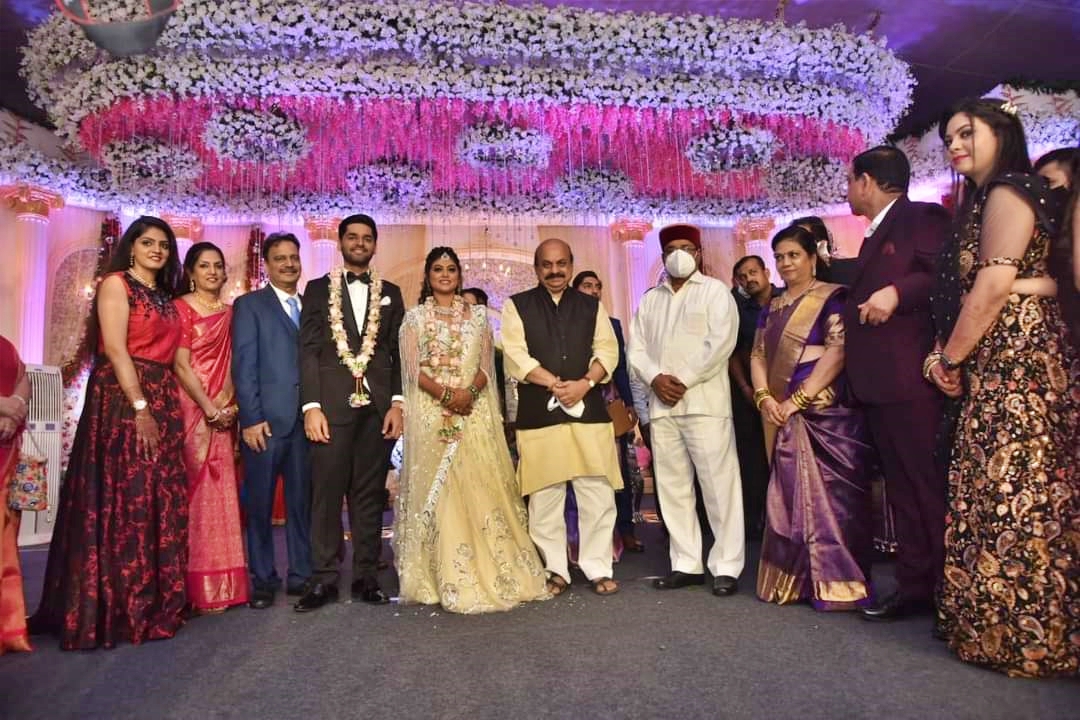 union-minister-amit-shah-attended-pralhad-joshi-daughter-marriage