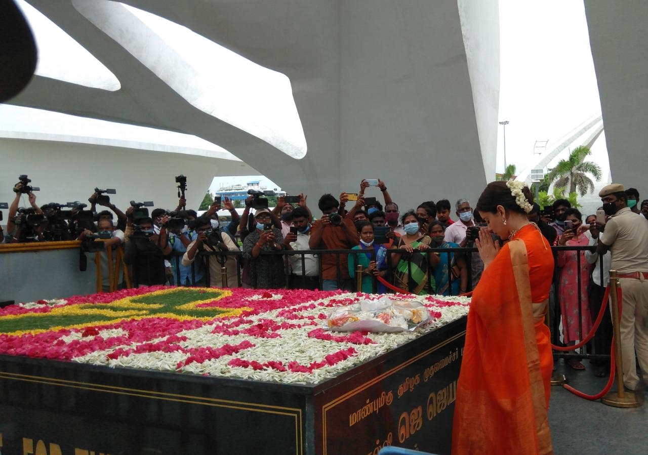 multiplex theatre owners decision kangana news latest  multiplex theatre owners thalaivi news update  kangana ranaut paid tribute jayalalitha news  kangana ranaut jayalalitha memorial marina beach news  തലൈവി സ്‌മാരകം കങ്കണ റണൗട്ട് വാർത്ത  കങ്കണ റണൗട്ട് പുഷ്‌പാർച്ചന തലൈവി വാർത്ത  പുഷ്‌പാർച്ചന കങ്കണ ചെന്നൈ മറീന ബീച്ച് വാർത്ത  മൾട്ടിപ്ലക്‌സ് തിയേറ്റർ കങ്കണ വാർത്ത