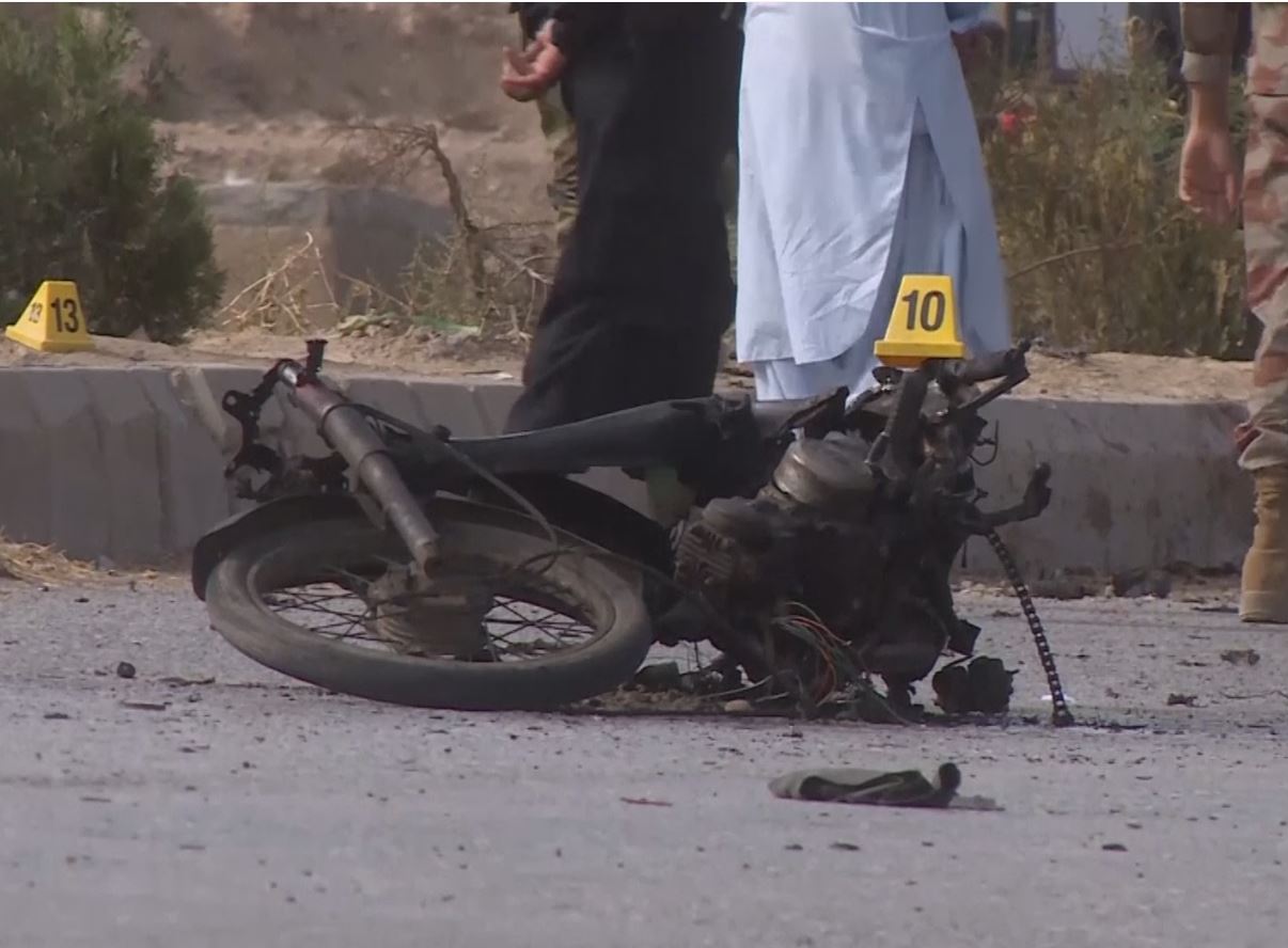Taliban suicide bomber blows himself