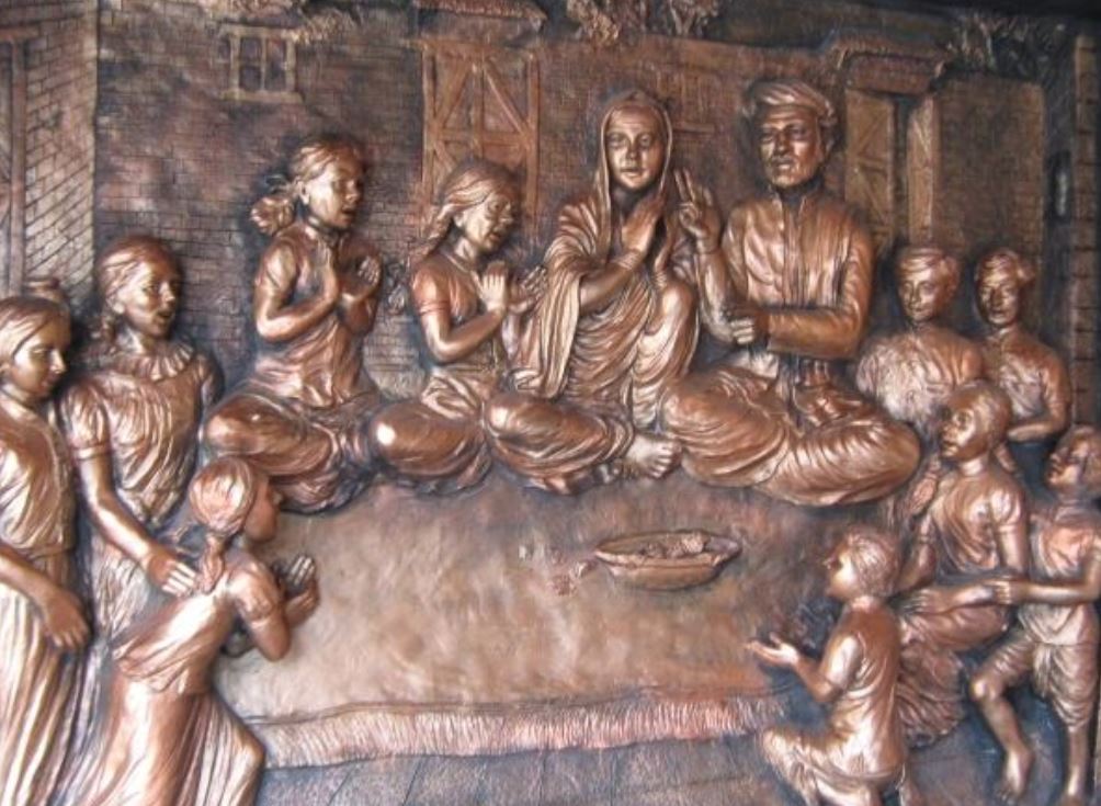 demand-raised-to-celeberate-teachers-day-in-savitri-bai-phule-birthday