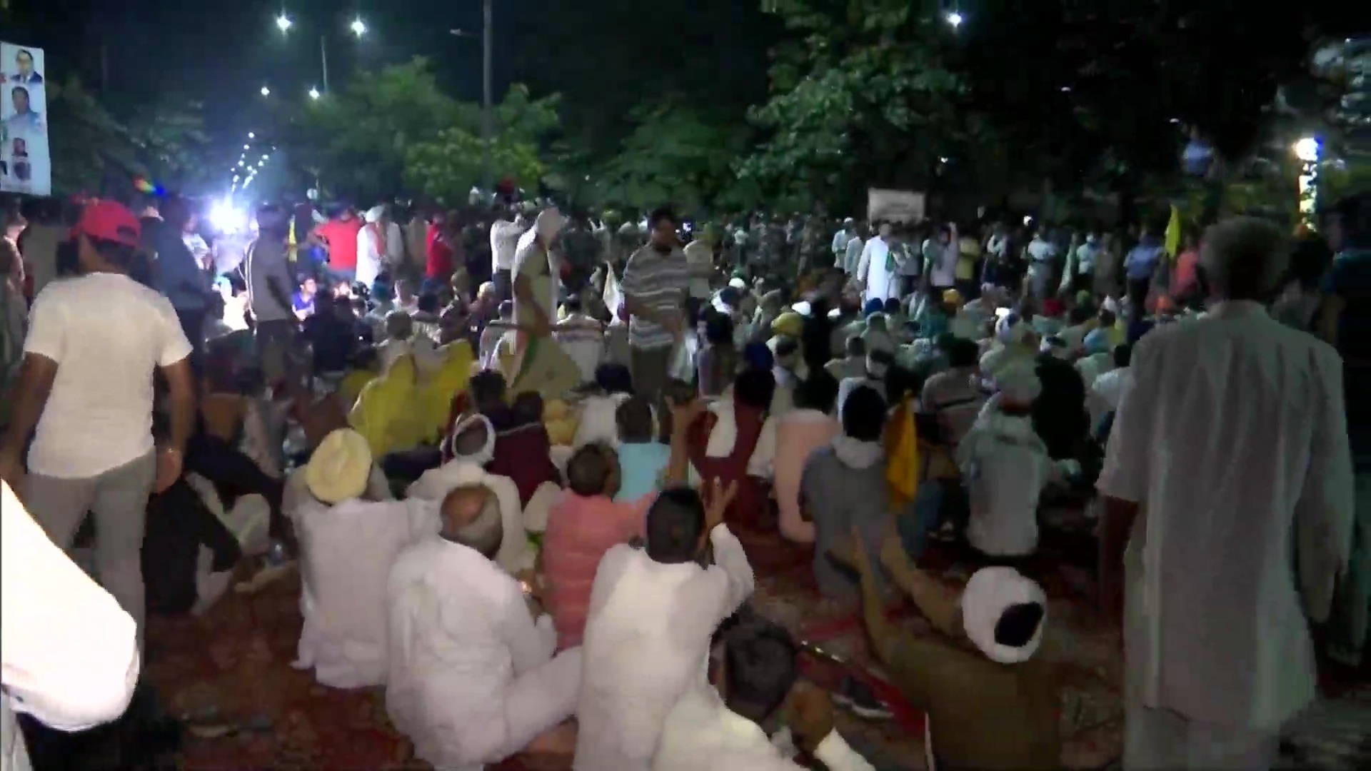 farmers protesting