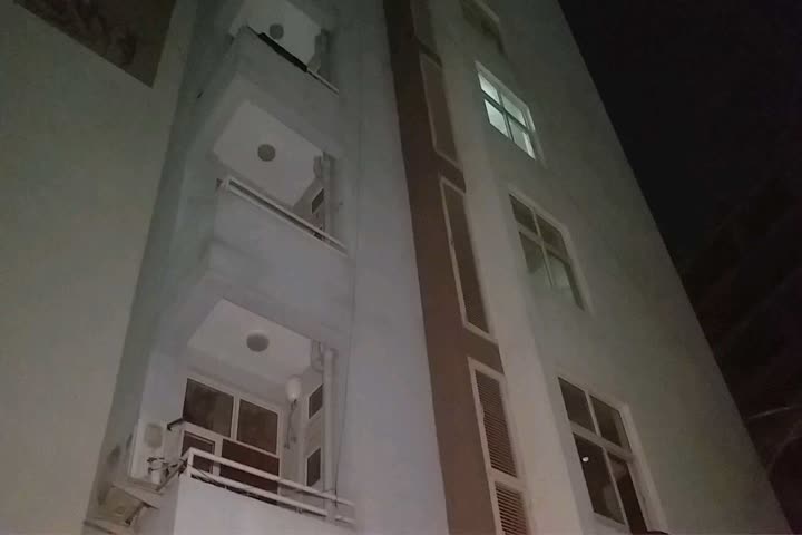 The building that the medical student had jumped off.