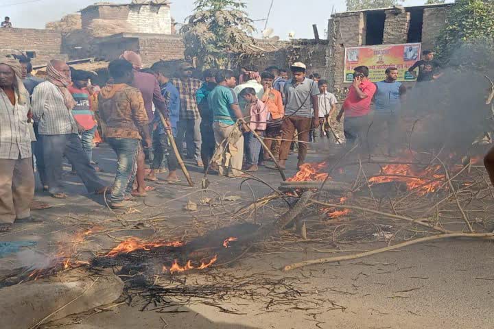 Lakhs worth of property burnt due to fire in bnaka