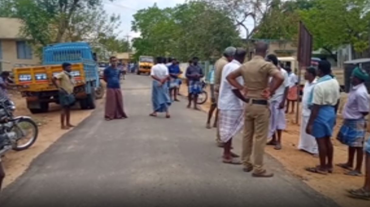 dindigul people protest against sand lorries which caused an accident to an old woman