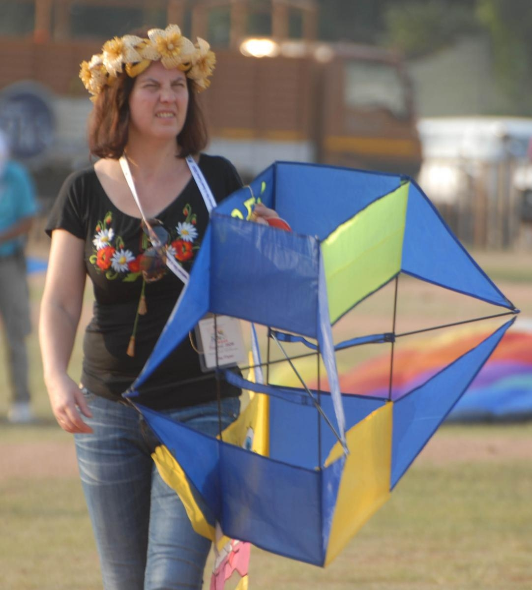 Telangana Kite Festival  Kite and Sweet Festival  Telangana Sankranthi  സംക്രാന്തി പട്ടം പറത്തല്‍