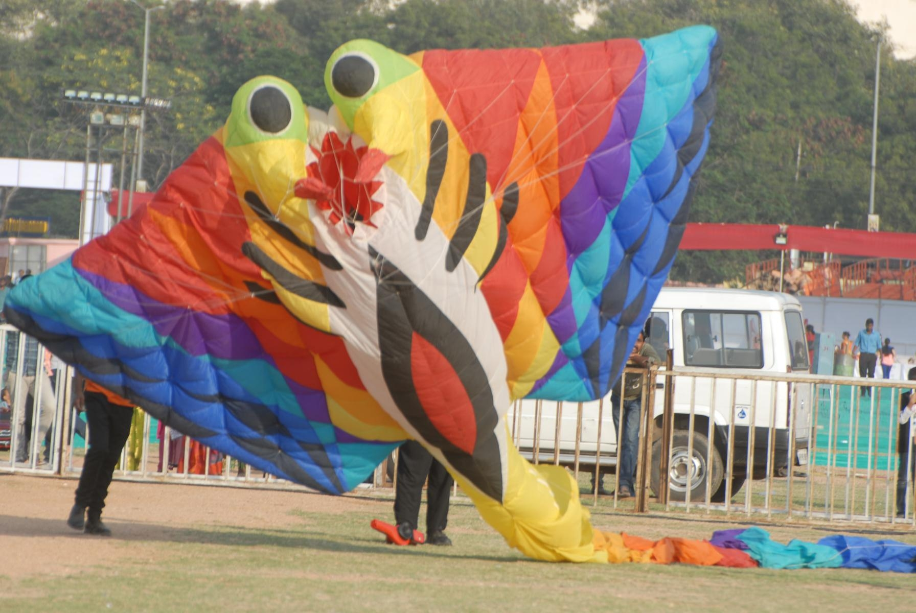 Telangana Kite Festival  Kite and Sweet Festival  Telangana Sankranthi  സംക്രാന്തി പട്ടം പറത്തല്‍