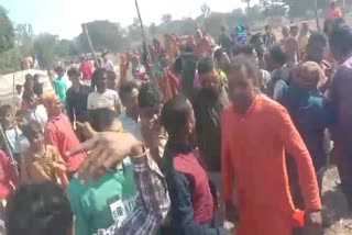 Clash between two groups in Giridih