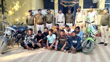 Balodabazar police caught thief gang