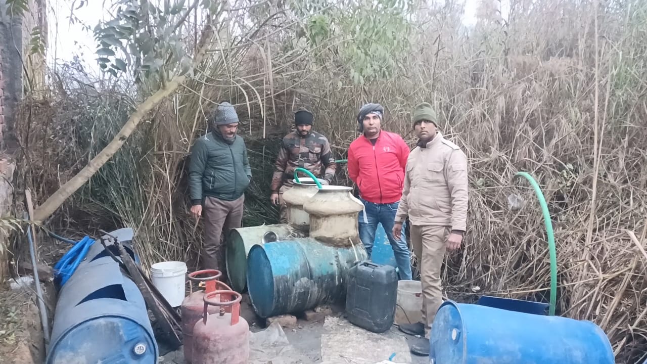 Roorkee illegal liquor