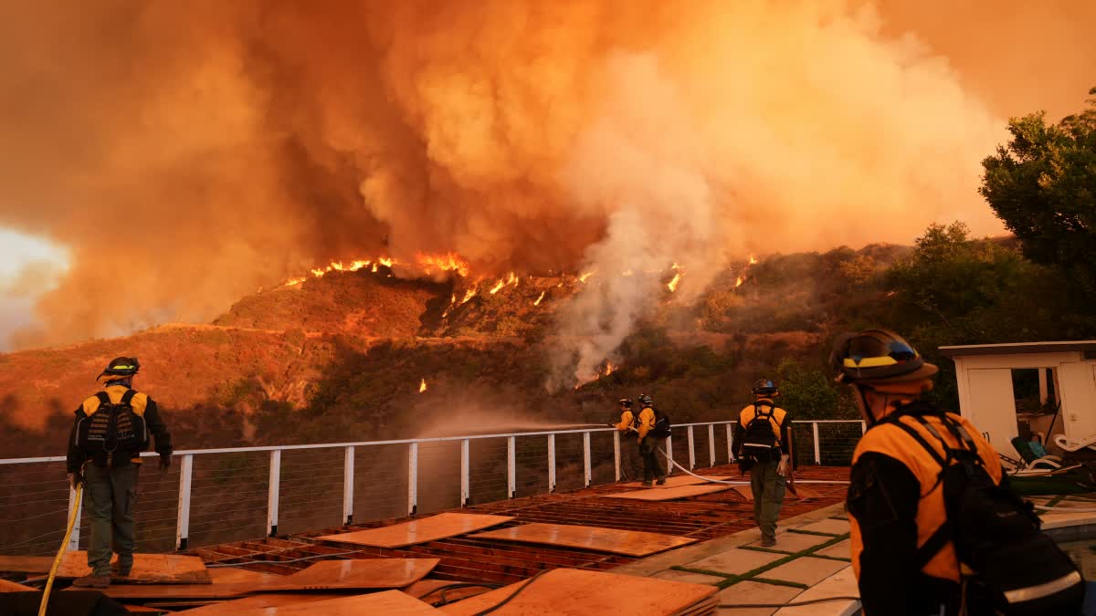 LOS ANGELES WEATHER  CALIFORNIA WILDFIRE 2025  LA FIRE DEATH TOLL  ലോസ് ഏഞ്ചലസ് കാട്ടുതീ