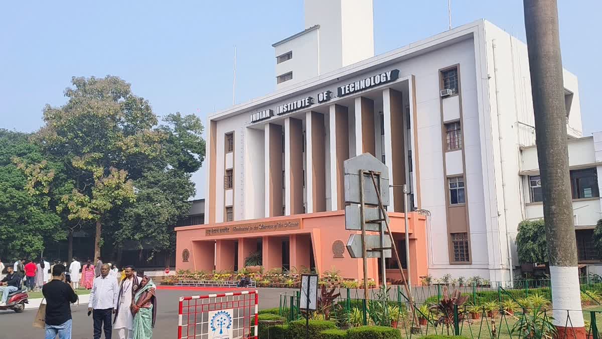 IIT KHARAGPUR STUDENT FOUND HANGING