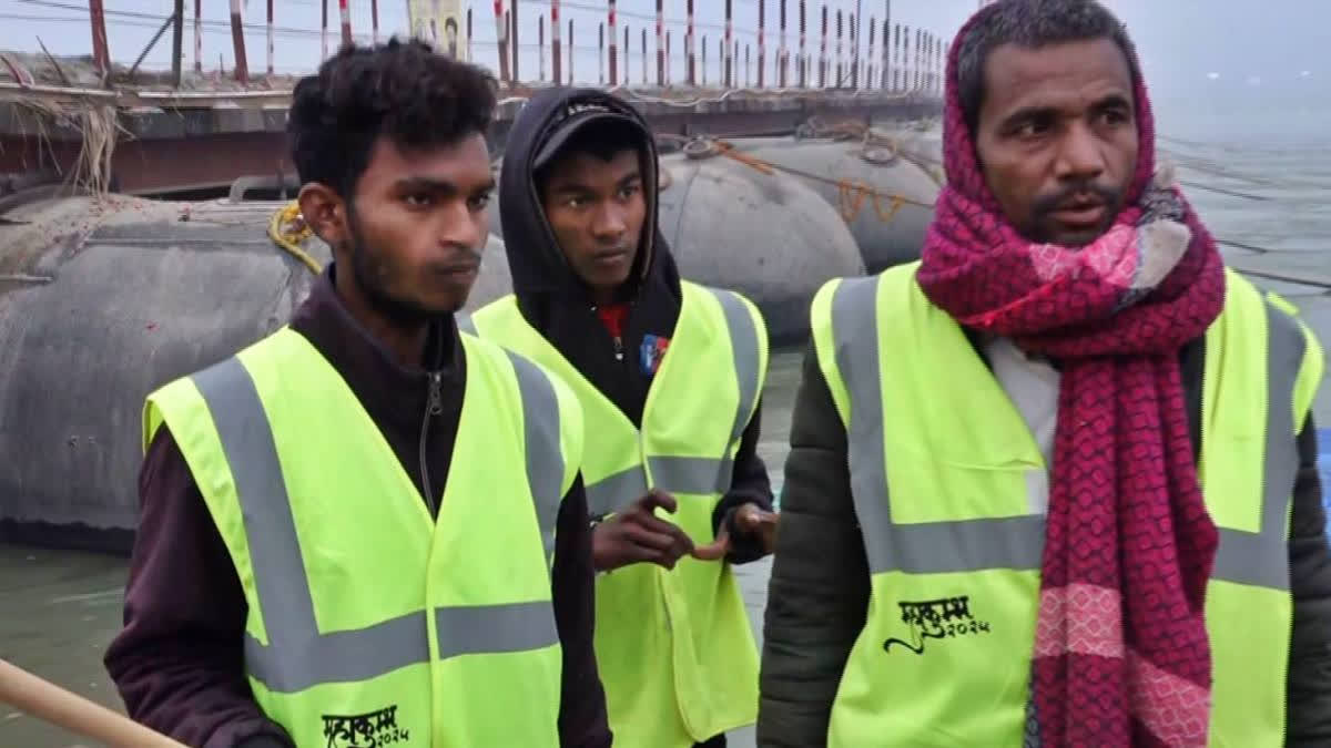 To maintain Ganga's cleanliness during the Maha Kumbh, 15,000 workers and around 150 volunteers are removing flowers and other offerings from the River Ganga.