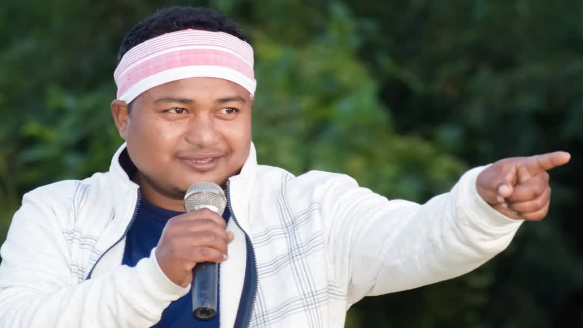 singer rajib sadiya Fell down from the stage while he was singing