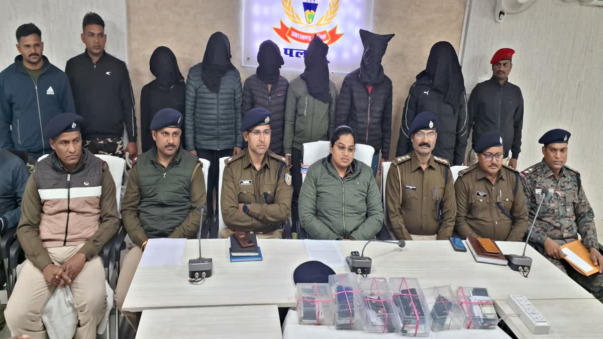 Palamu police arrested six criminals associated with Sujit Singh gang