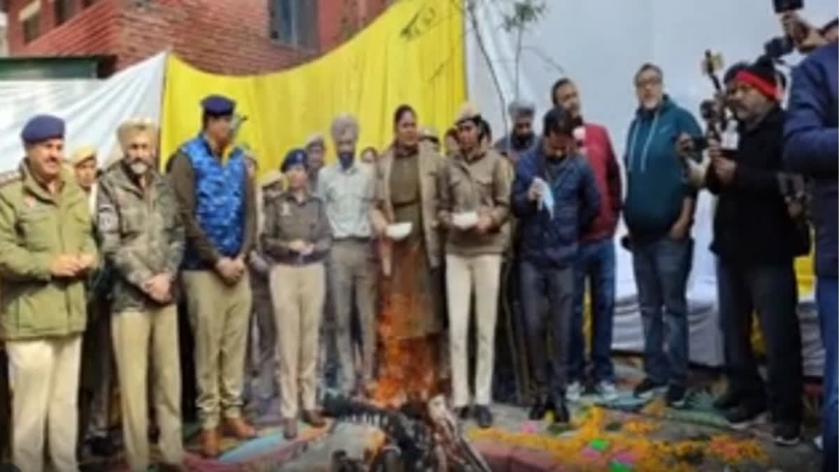 Punjab Police Celebrate Lohri With Boliyan And Bhangra