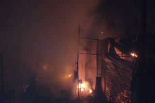 PERUMANNA SCRAP SHOP FIRE  FIRE ACCIDENT AT PERUMANNA  ആക്രിക്കടയില്‍ തീപിടിത്തം  പെരുമണ്ണ ആക്രിക്കട തീപിടിത്തം