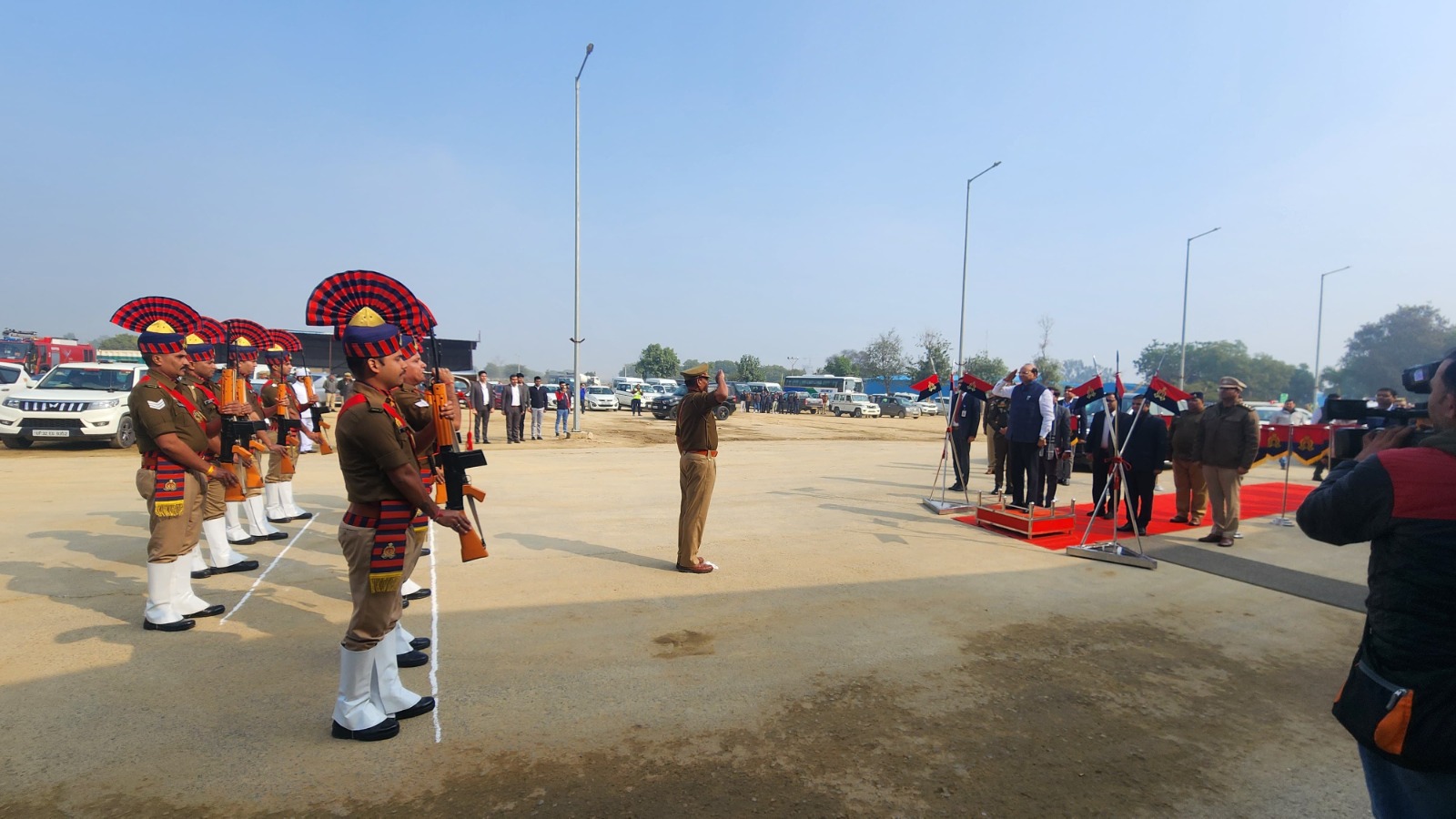 उपराज्यपाल वी के सक्सेना को गार्ड ऑफ