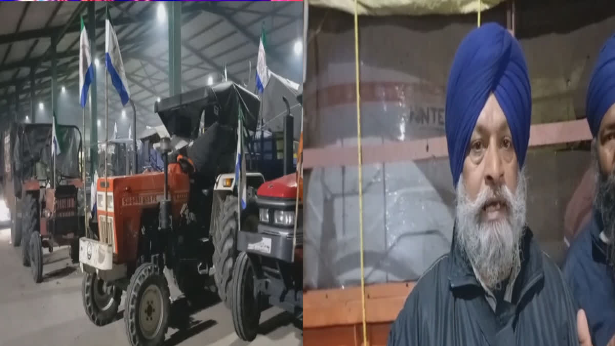 Farmers migrating from different places to Delhi stopped at Sri Fatehgarh Sahib