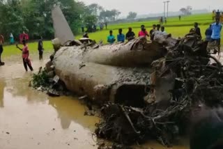 لڑاکا طیارہ کالائی کنڈا ایئربیس پر فضائیہ ٹریننگ کے دوران کھڑگپور میں گر کر تباہ