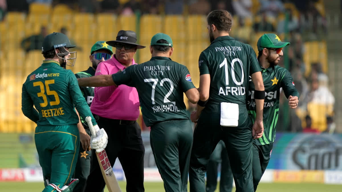 Shaheen Shah Afridi got involved in a heated exchange with Matthew Breetzke following a mid-pitch collision during the Pakistan vs South Africa ODI match.