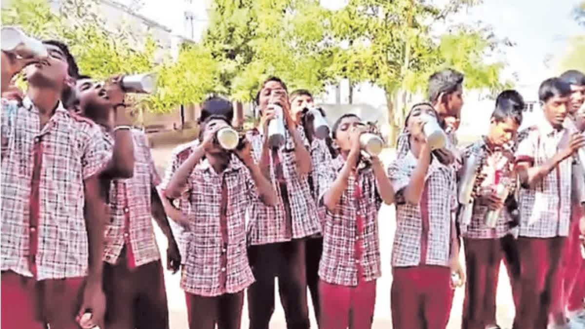 the-water-bell-revolution-in-school-to-keep-student-staff-hydrate