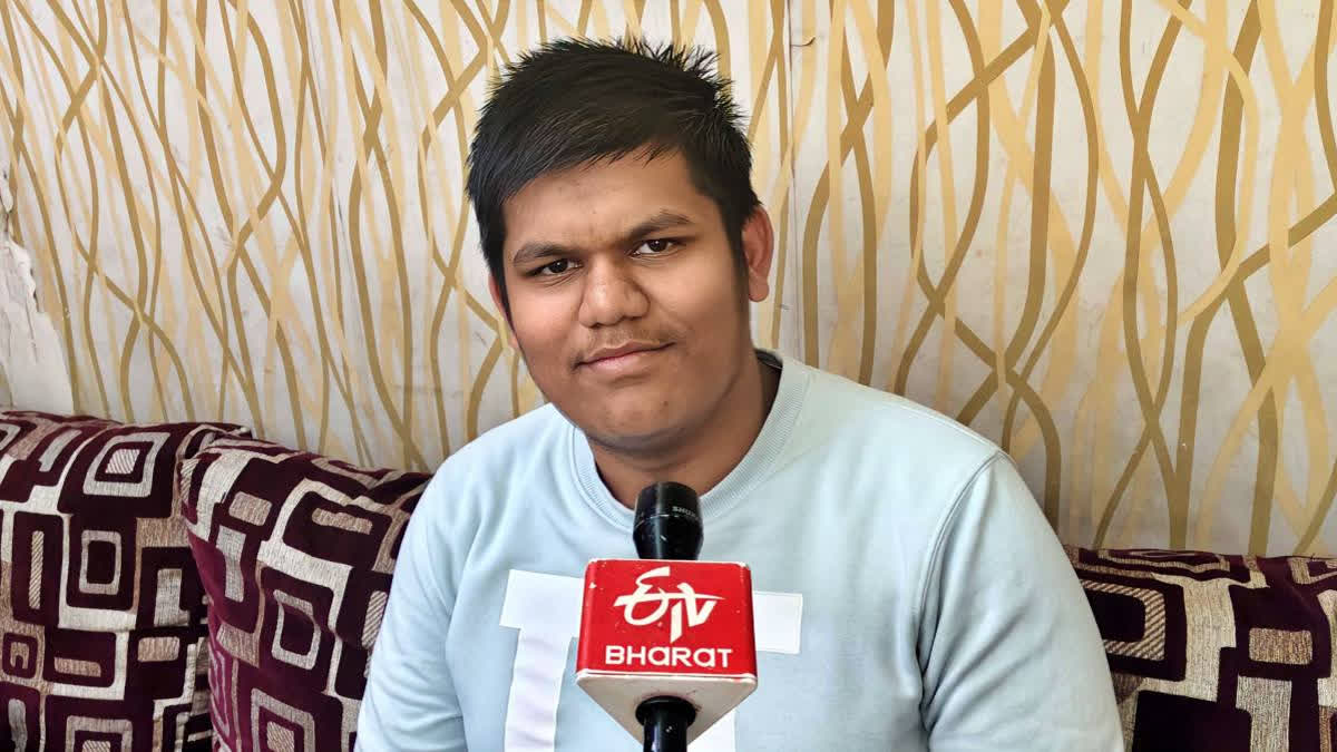 Abhimanyu Tiberwal from Dhanbad topped Jharkhand in JEE Main 2025 with a 99.996 percentile, emphasising hard work, consistency, and reducing social media use for success.