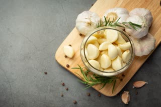 BENEFITS OF HAVING RAW GARLIC DAILY  EATING 2 GARLIC EVERYDAY BENEFITS  WHY SHOULD BE EATING GARLIC DAILY  RAW GARLIC HEALTH BENEFITS