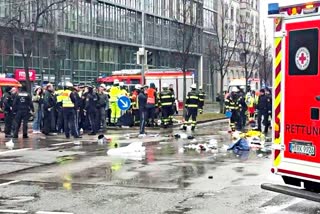 Car runs over people in Munich