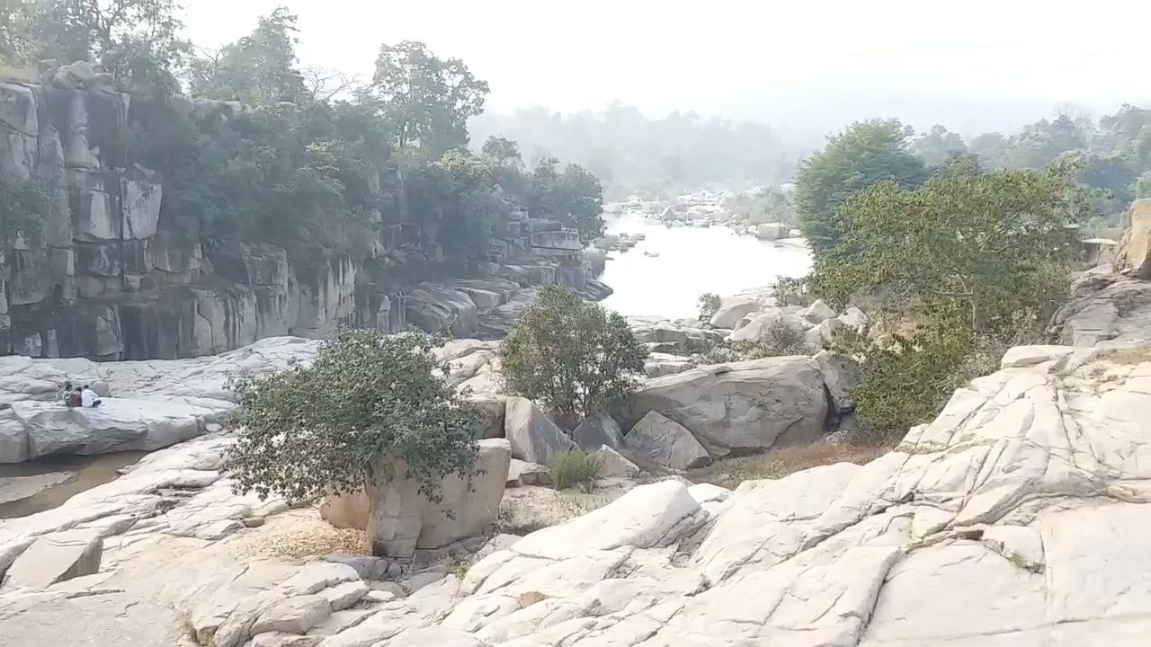 Devpahari located in Chhattisgarh is a unique confluence of natural beauty and mythological beliefs, history related to Lord Shri Ram